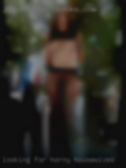 Looking for an occasional horny housewives hang friend.